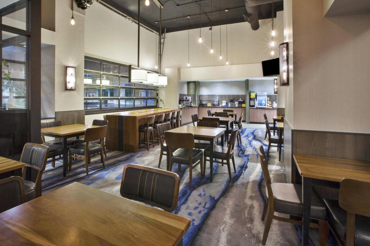 Fairfield Inn & Suites By Marriott Milwaukee Downtown Экстерьер фото