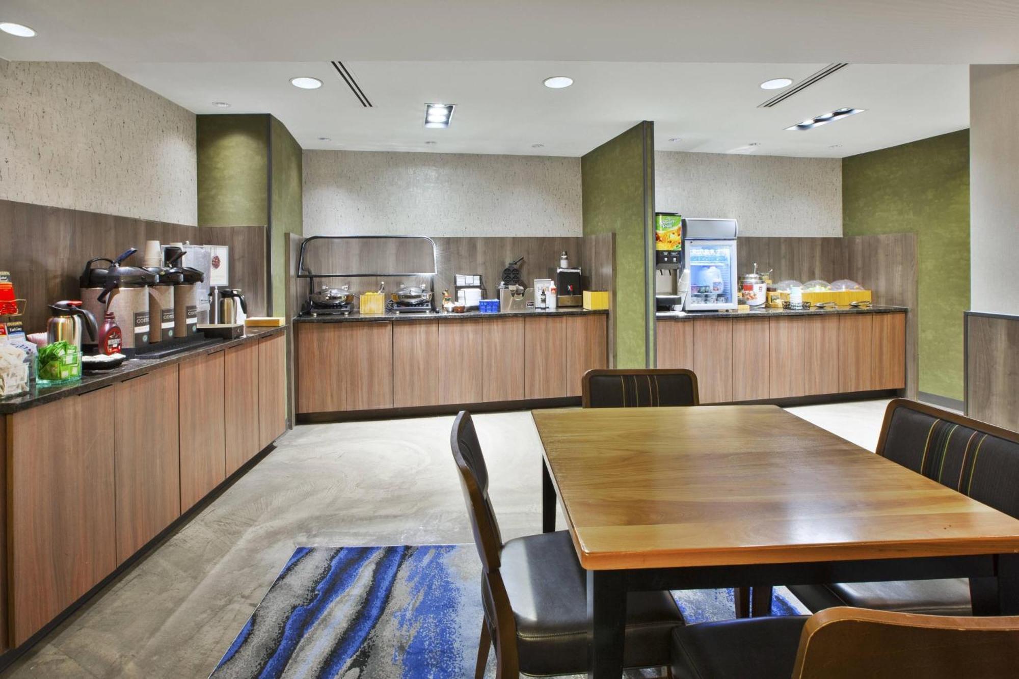 Fairfield Inn & Suites By Marriott Milwaukee Downtown Экстерьер фото