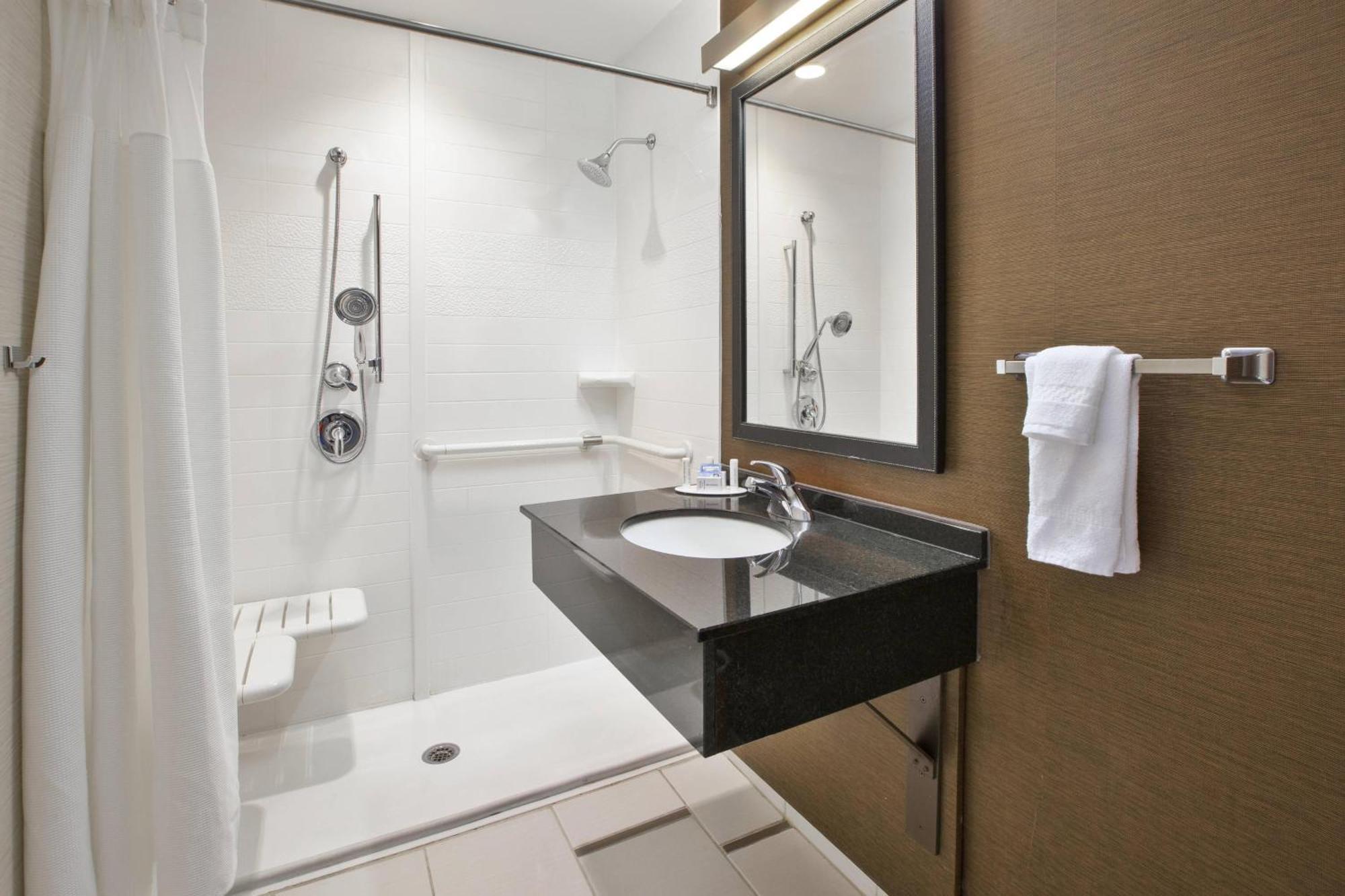 Fairfield Inn & Suites By Marriott Milwaukee Downtown Экстерьер фото