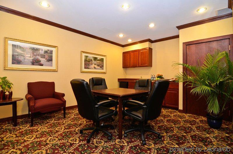 Fairfield Inn & Suites By Marriott Milwaukee Downtown Бизнес фото