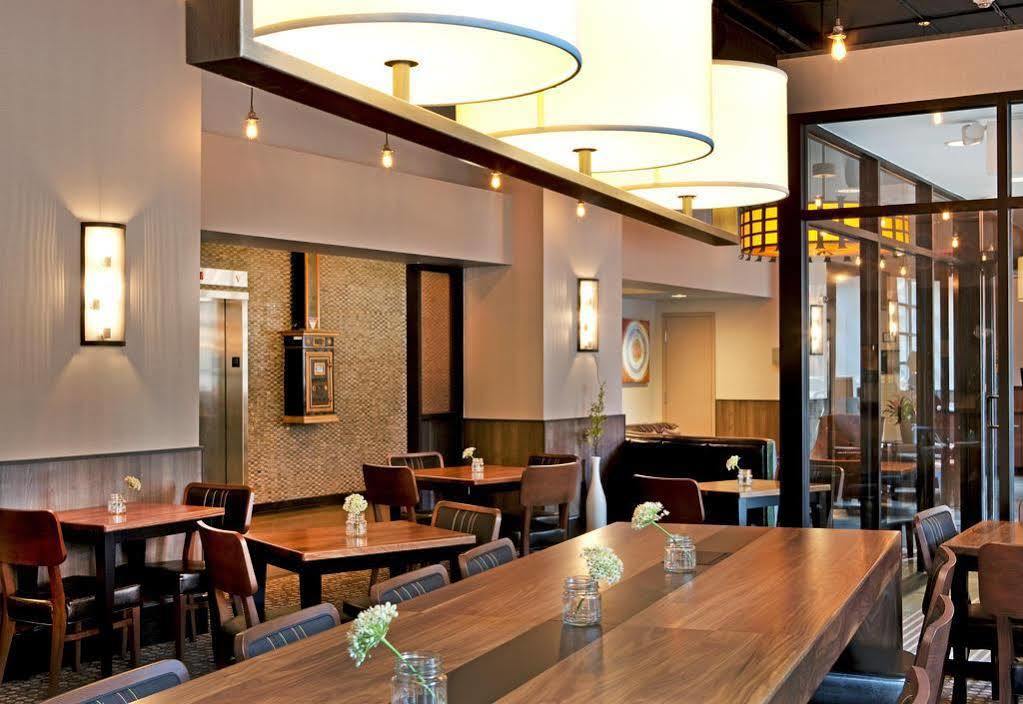 Fairfield Inn & Suites By Marriott Milwaukee Downtown Экстерьер фото