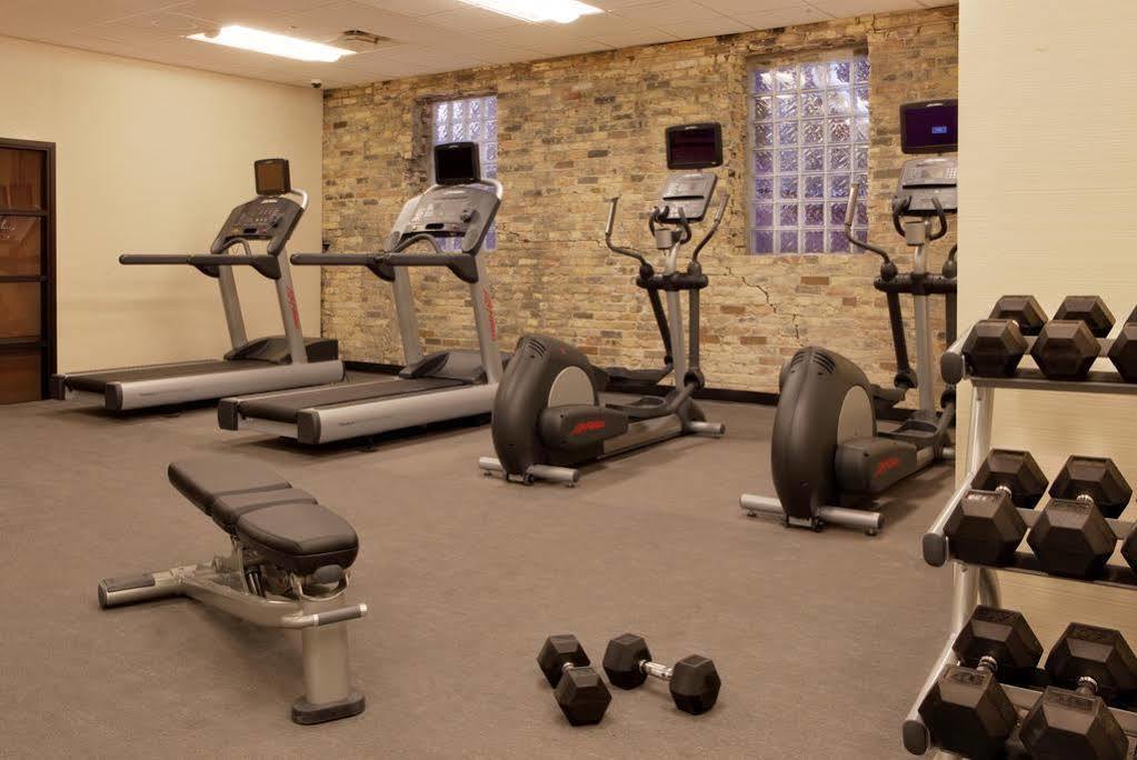 Fairfield Inn & Suites By Marriott Milwaukee Downtown Экстерьер фото