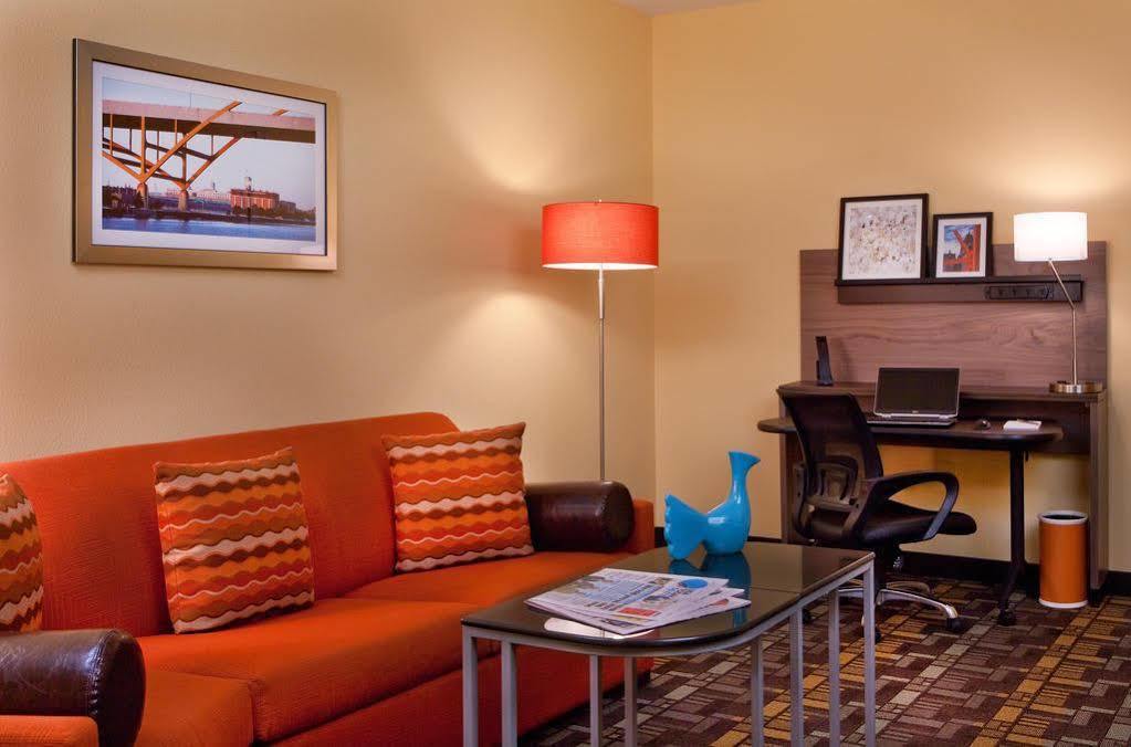 Fairfield Inn & Suites By Marriott Milwaukee Downtown Экстерьер фото