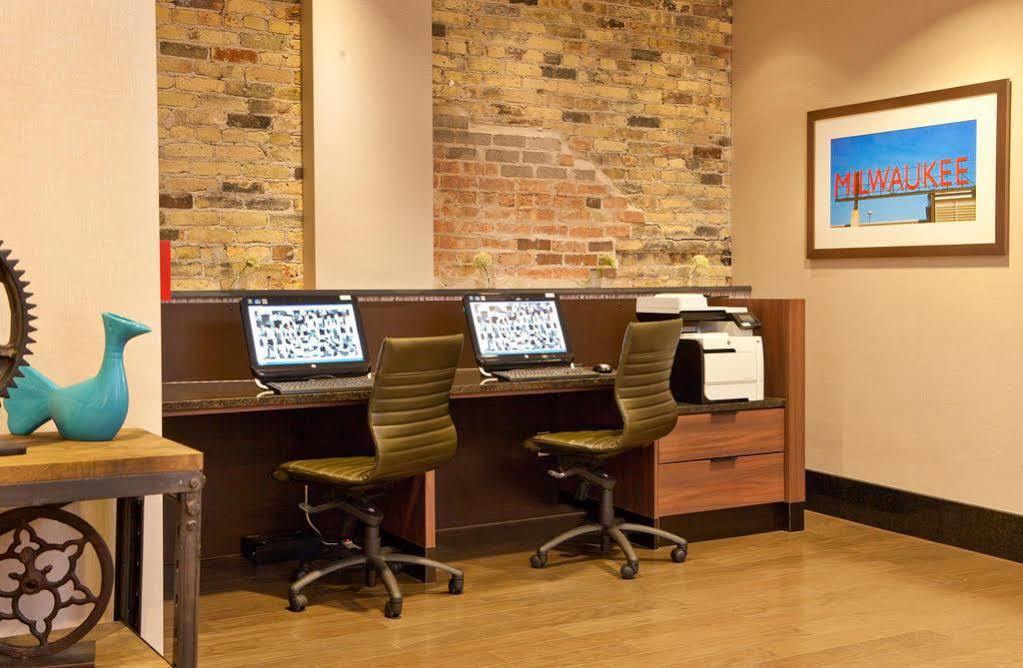 Fairfield Inn & Suites By Marriott Milwaukee Downtown Экстерьер фото