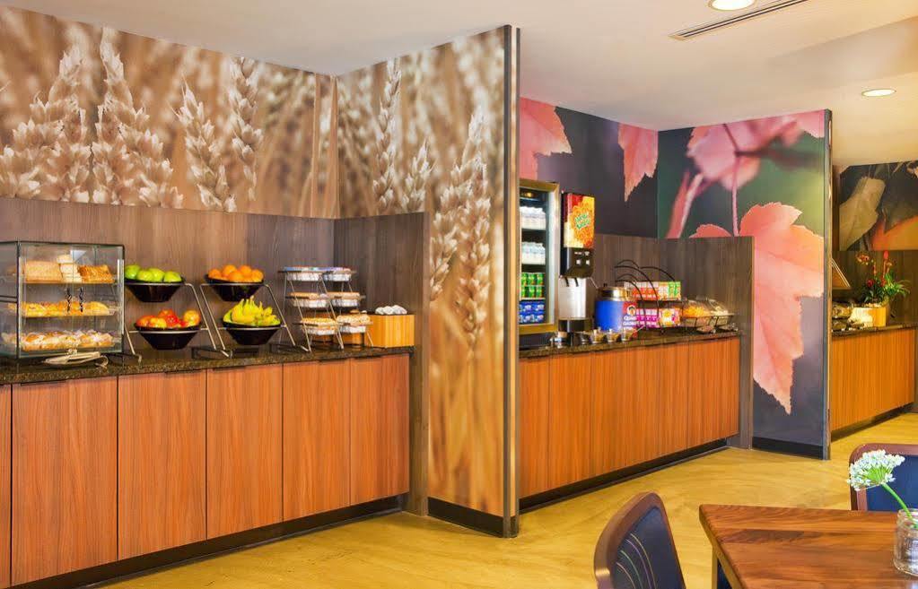 Fairfield Inn & Suites By Marriott Milwaukee Downtown Экстерьер фото